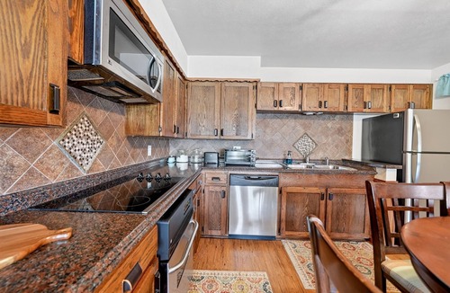 Quinlan Cabin | Lake Tawakoni Oasis GameHouse,Waterfront, BoatHouse,Fishing Retreat,Hot tub