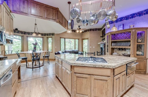 Proctor House | Lake Tenkiller Family Friendly Estate on the Illinois River - Summer Getaway!