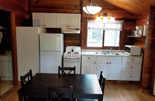 Gordonville Resort | Lake Texoma Camping Resort Cabin 2