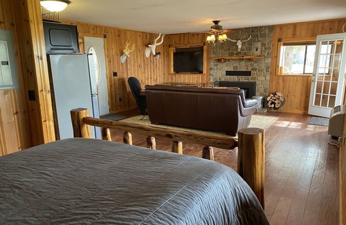 Pettit Cabin | Lake View Cabin, weekend GETAWAY at Tenkiller Lake