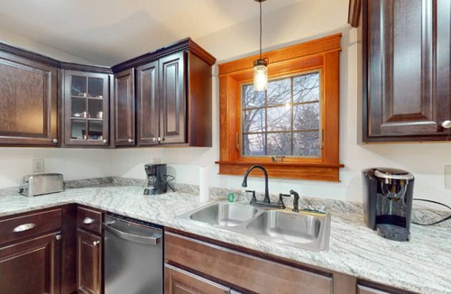 Greenville Cabin | Lake View*Hot Tub*Sunsets*Fire Pit*Pet Friendly*