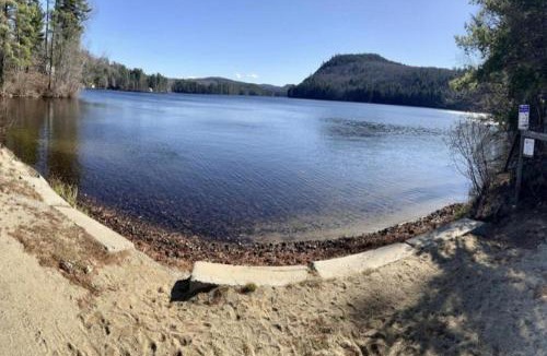 Bryant Pond House | Lake View House with Hot Tub, Sauna and Game Loft