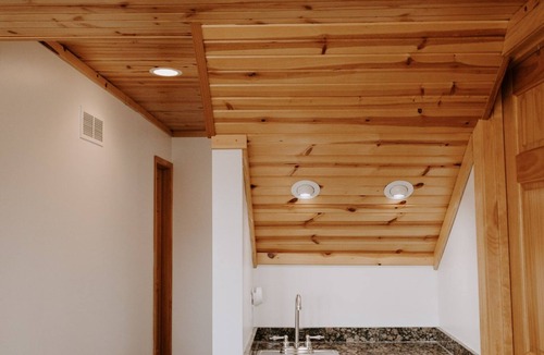 Shell Knob House | Lake Views, Fireplace & Two Decks