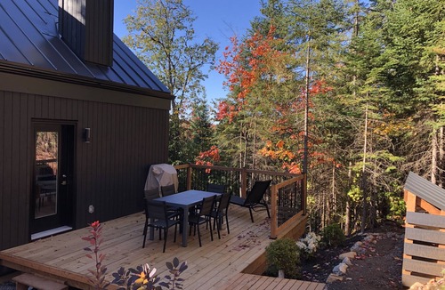 St-Adolphe-d'Howard Ski Chalet | Lakefront cottage in the Laurentians