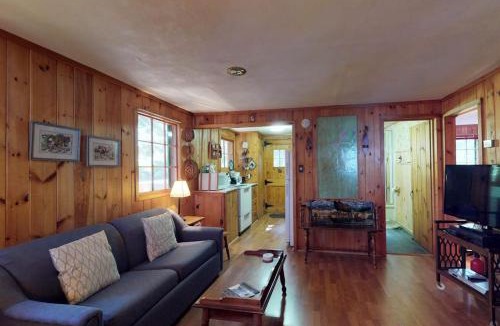Greenville Junction House | Lakefront cabin with private dock & beach access