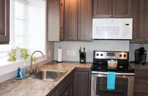 Geneseo Apartment | Lakefront Condo-Apartment D