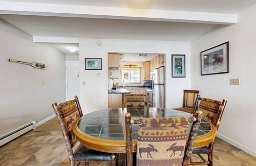 Greenville Junction House | Lakefront condo on the golf course w/sweeping views & beach access