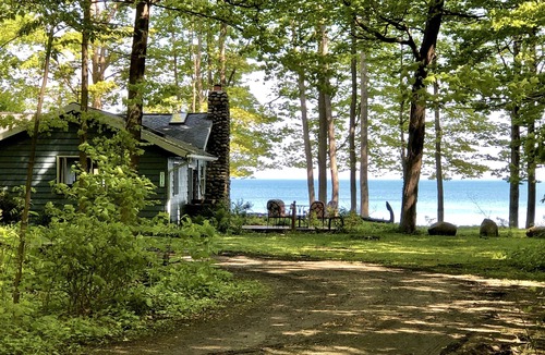 Westfield House | Lakefront Cottage Home for All Seasons Enjoyment on Beautiful Lake Erie!