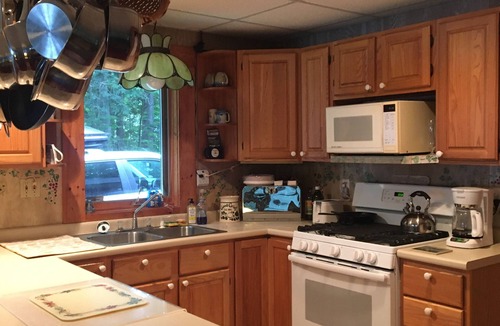 Hartland Cottage | Lakefront Cottage
