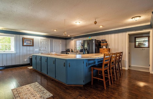 Lake City House | Lakefront Escape on Erie’s Edge | 20 minutes to Presque Isle | Pet Friendly!