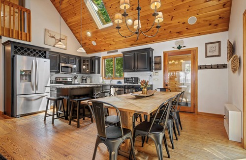 Naples House | Lakefront, Large Dock, Deck & Fire Pit, Close to Golf & Skiing, Sleeps 12