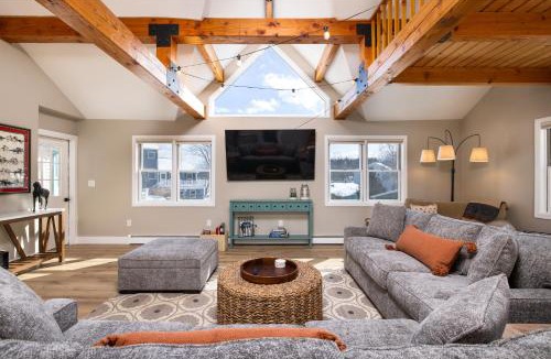 Saratoga Springs House | Lakefront Luxury at Stony Pointe