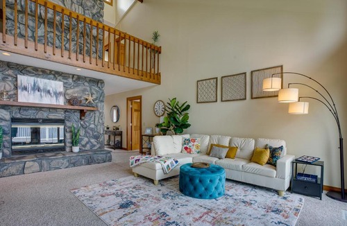Syracuse House | Lakefront Syracuse Home w/Deck & Private Dock!