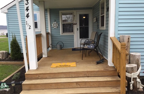 Ashville Cottage | LAKEFRONT, Very Cozy, 4 B-Rooms, 2 Full baths, w/40' of lakefront w/private dock