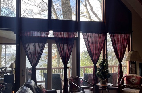 Hawley House | Lakefront with pool table