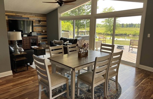 Conneaut Lakeshore House | Lakehouse on the Canal