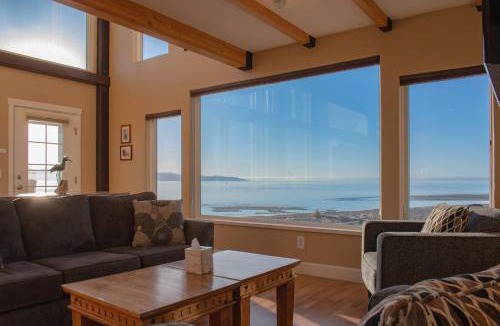 Homer House | Lakeshore Lodging Lodge 722