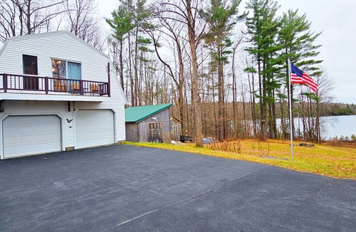 Monson Apartment | Lakeshore Retreat *Waterfront*Pet Friendly*ATV Access