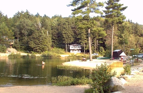 Eidelweiss Village Ski Chalet | Lakeside Chalet: Near White Mountains Attractions