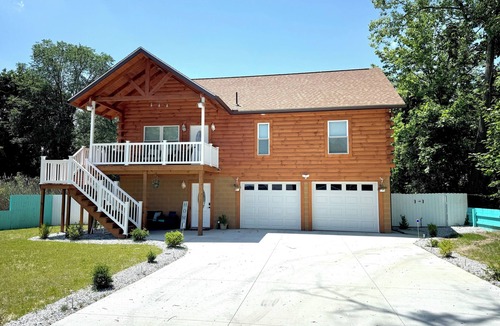 Portage Lakes House | Lakeview Log Home in Historic Portage Lakes