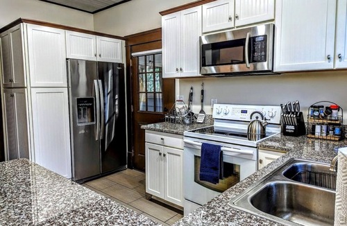 Chardon House | Lakeview Retreat Destination
