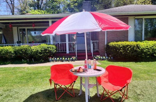Grove City House | Lakewood Ranch Escape near Grove City Outlets Mall
