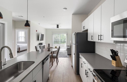 Knoxville Apartment | Landing | Amazing 1BD, Gym
