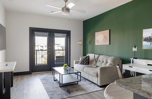 Terrell Apartment | Landing | Amazing 1BD, Gym