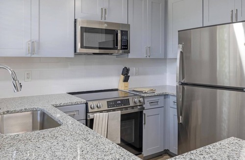 Garland Apartment | Landing | Amazing 2BD, Gym