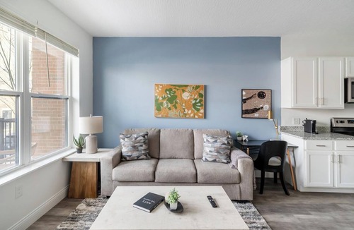 Downtown Columbus Apartment | Landing | Chic 1BD, Gym