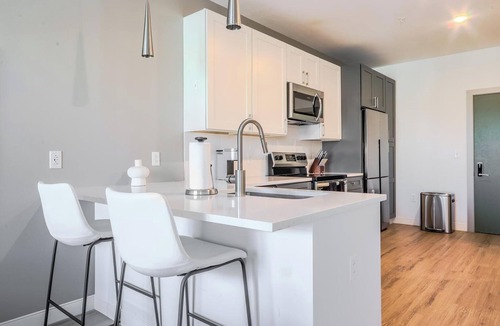 Ithaca Apartment | Landing | Chic 1BD, Gym