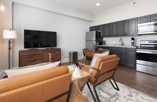 Spartanburg Apartment | Landing Chic Studio Gym