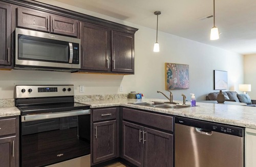 Lyman Apartment | Landing | Incredible 2BD, Gym, Clubhouse