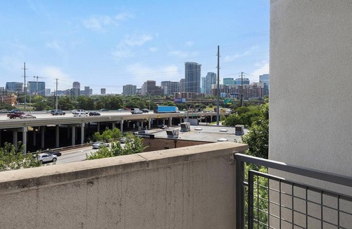 Dallas Design District Apartment | Landing | Modern 2BD, Gym, Courtyard