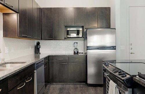 Dallas Design District Apartment | Landing | Modern Studio, Clubhouse, Gym