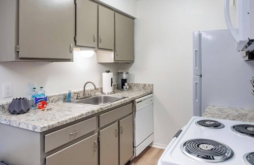 South Tulsa Apartment | Landing | Spectacular 1BD, Clubhouse, Pool