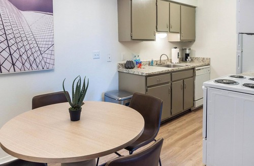 South Tulsa Apartment | Landing | Spectacular 1BD, Clubhouse, Pool