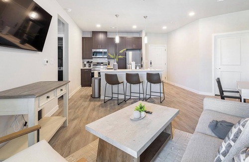 Corinth Apartment | Landing | Spectacular 1BD, Gym, Pool