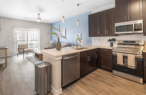 Corinth Apartment | Landing | Spectacular 1BD, Pool, Gym