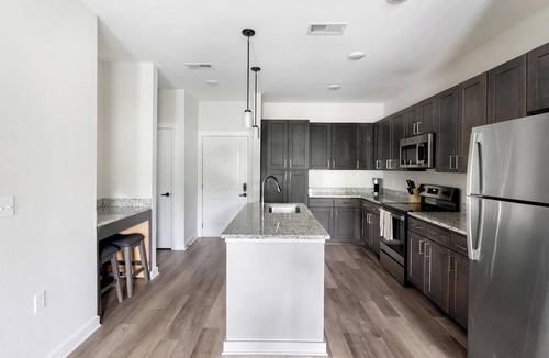 Knoxville Apartment | Landing | Stunning 1BD, Gym