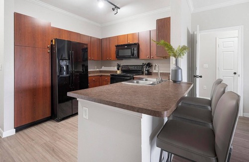 Del Mar Apartment | Landing | Stunning 2BD, Clubhouse