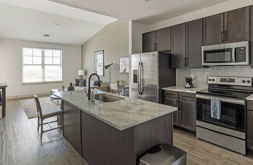 Denton Apartment | Landing | Stylish 1BD, Courtyard, Clubhouse