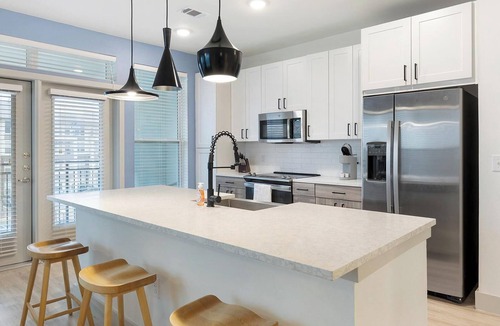 Garland Apartment | Landing | Stylish 2BD, Clubhouse, Gym
