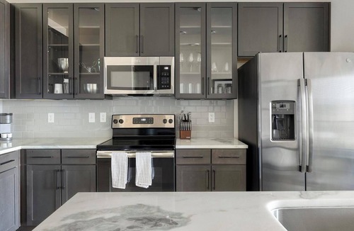 Denton Apartment | Landing | Stylish 2BD, Clubhouse, Courtyard