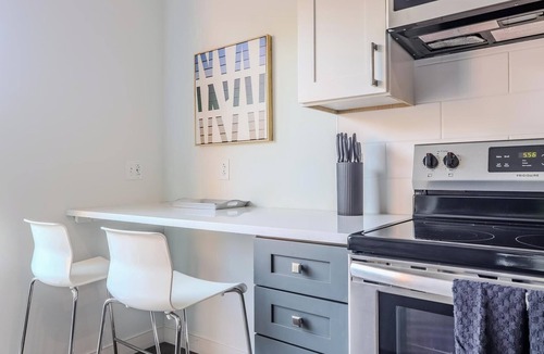 Ithaca Apartment | Landing | Stylish Studio, Gym