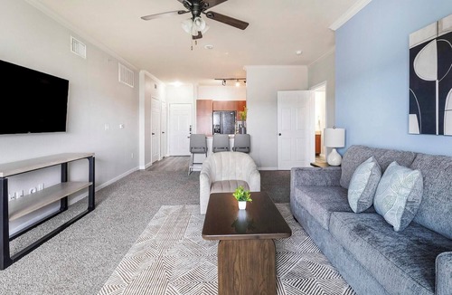 Del Mar Apartment | Landing | Stylish 2BD, Clubhouse