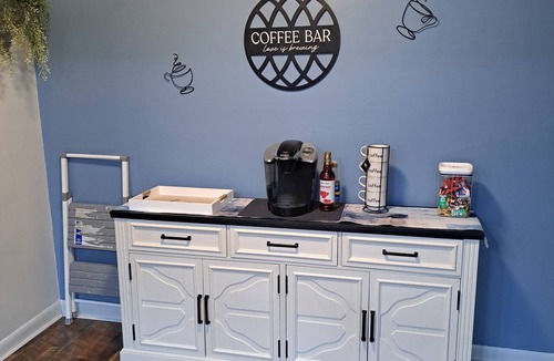Hunt House | Large 4-bedroom house in Arkport NY with A/C, WiFi. Sleeps 10
