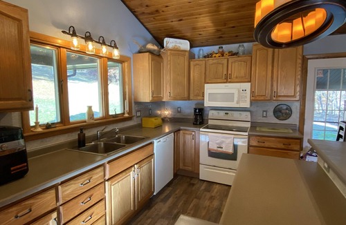 Weedville House | Large, 4 BR (1 King, 2 Queens), 2 Bath, Recently Renovated