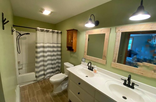 Weedville House | Large, 4 BR (1 King, 2 Queens), 2 Bath, Recently Renovated