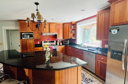 Cape Porpoise House | Large Custom Home with Hot Tub, Fully Air Conditioned with Separate En-suite